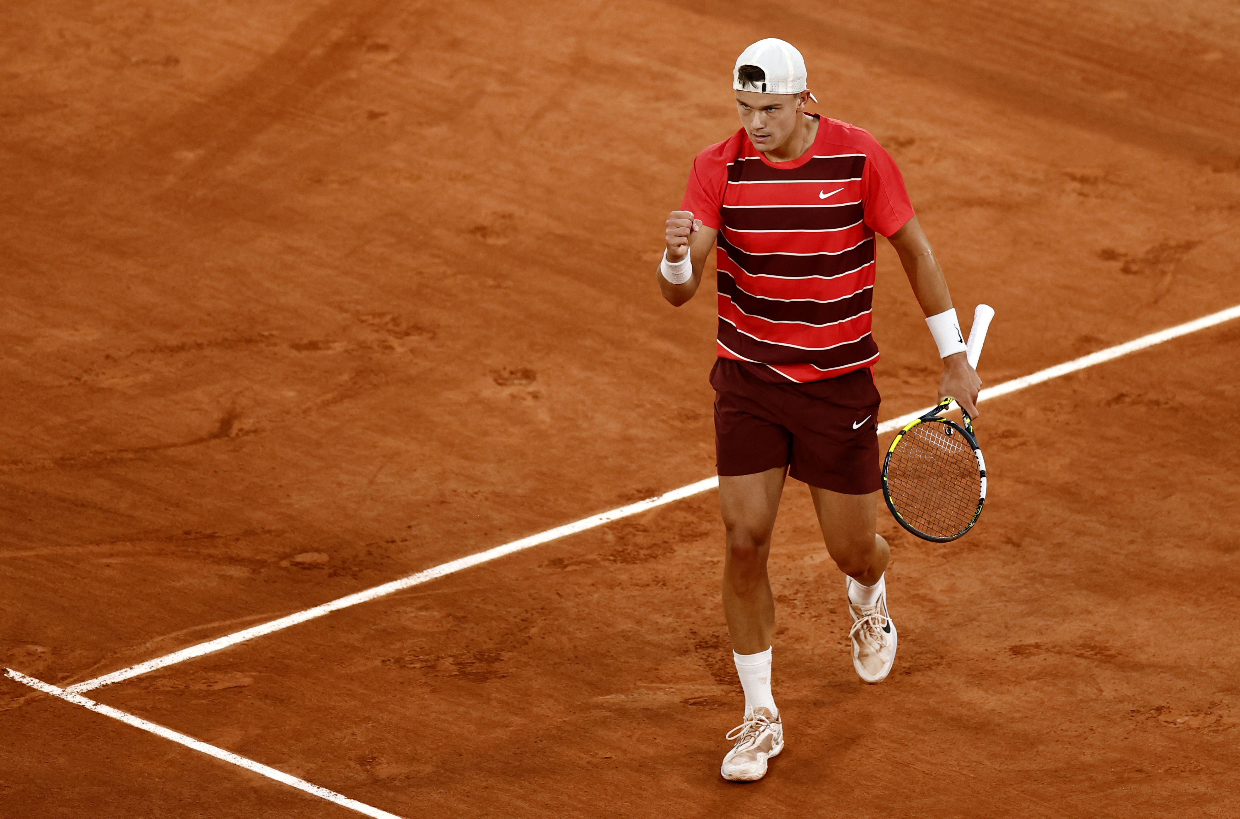 荷兰选手在网球比赛中夺得金牌 荷兰选手在网球比赛中夺得金牌