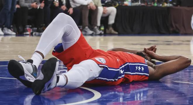 包含雄鹿碾压步行者,波尔津吉斯绝境逆转的词条 包含雄鹿碾压步行者,波尔津吉斯绝境逆转的词条