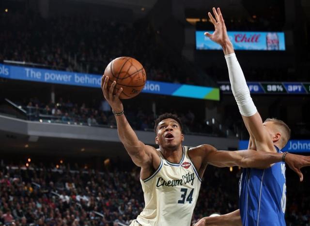 包含雄鹿碾压步行者,波尔津吉斯绝境逆转的词条 包含雄鹿碾压步行者,波尔津吉斯绝境逆转的词条