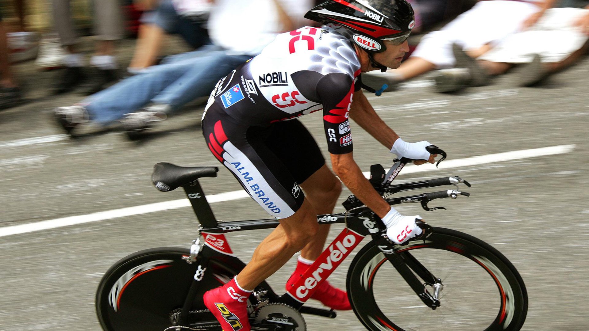 黄潜风暴席卷非洲雄狮,哈弗茨一锤定音成胜负手—解析比利亚雷亚尔火力体系如何压制喀麦隆