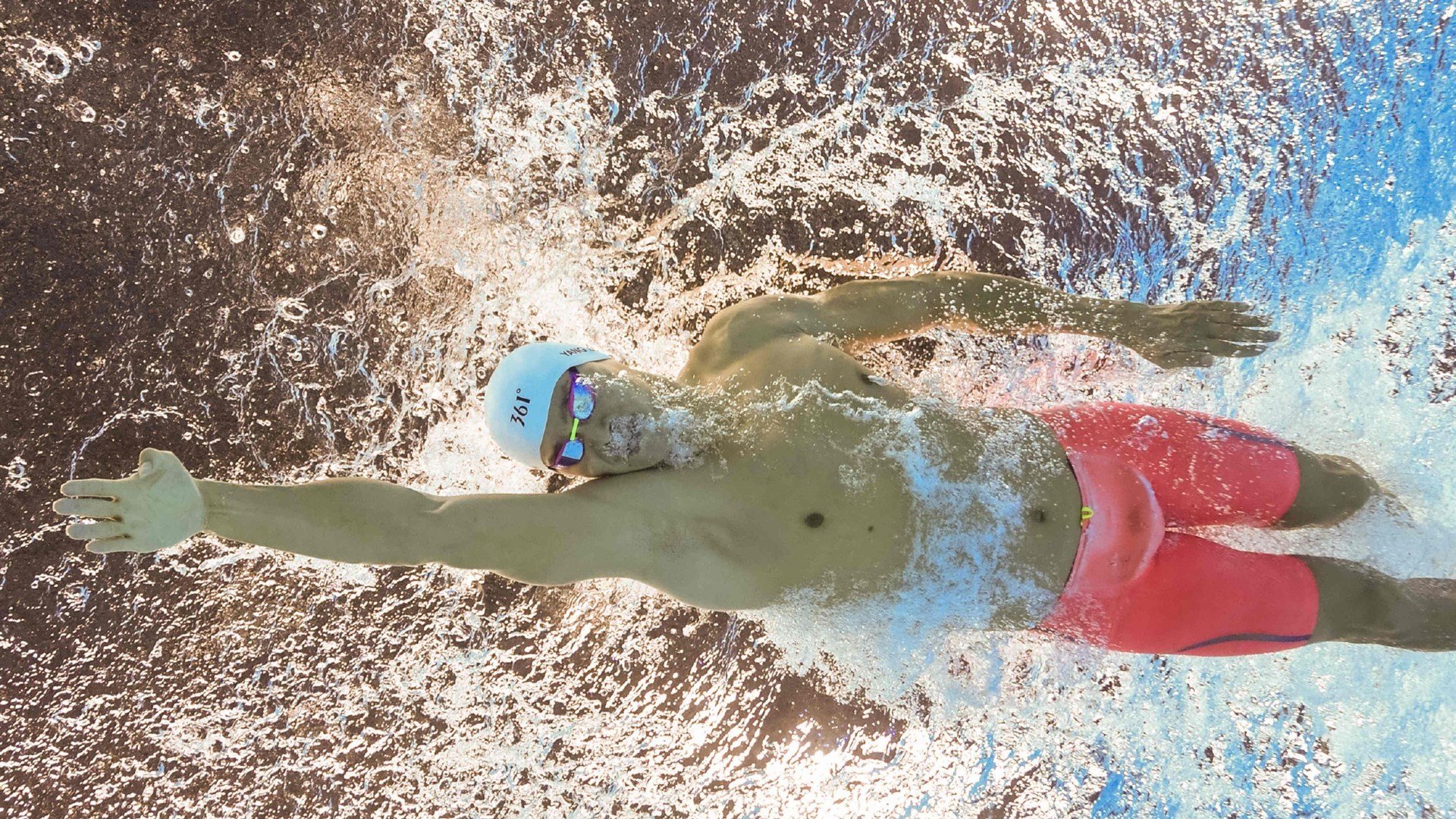 东决关键战焦点战，新疆队粉碎开拓者