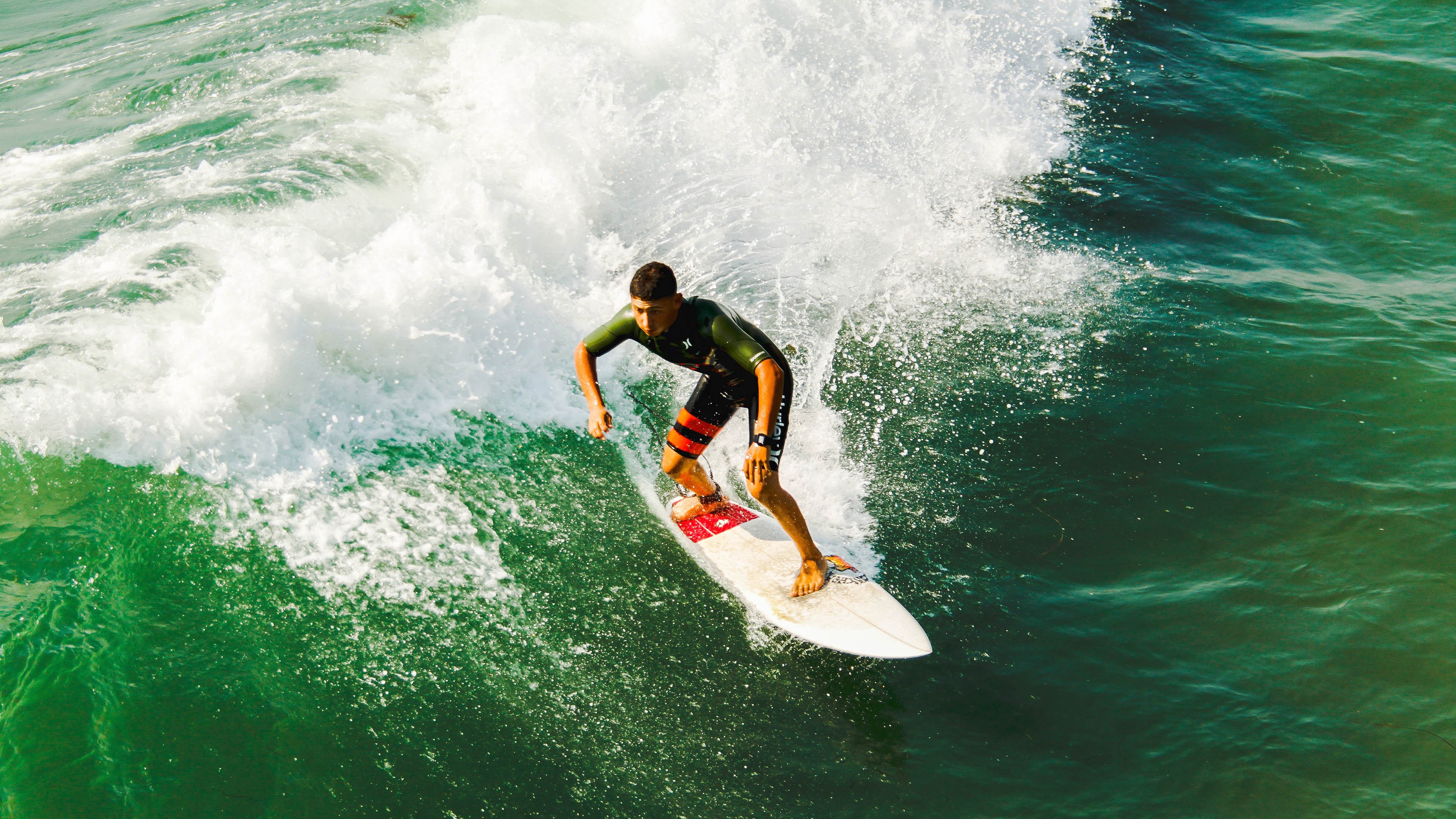 南美绿茵与北美硬木，当乌拉圭制霸委内瑞拉，坎特在东决接管比赛