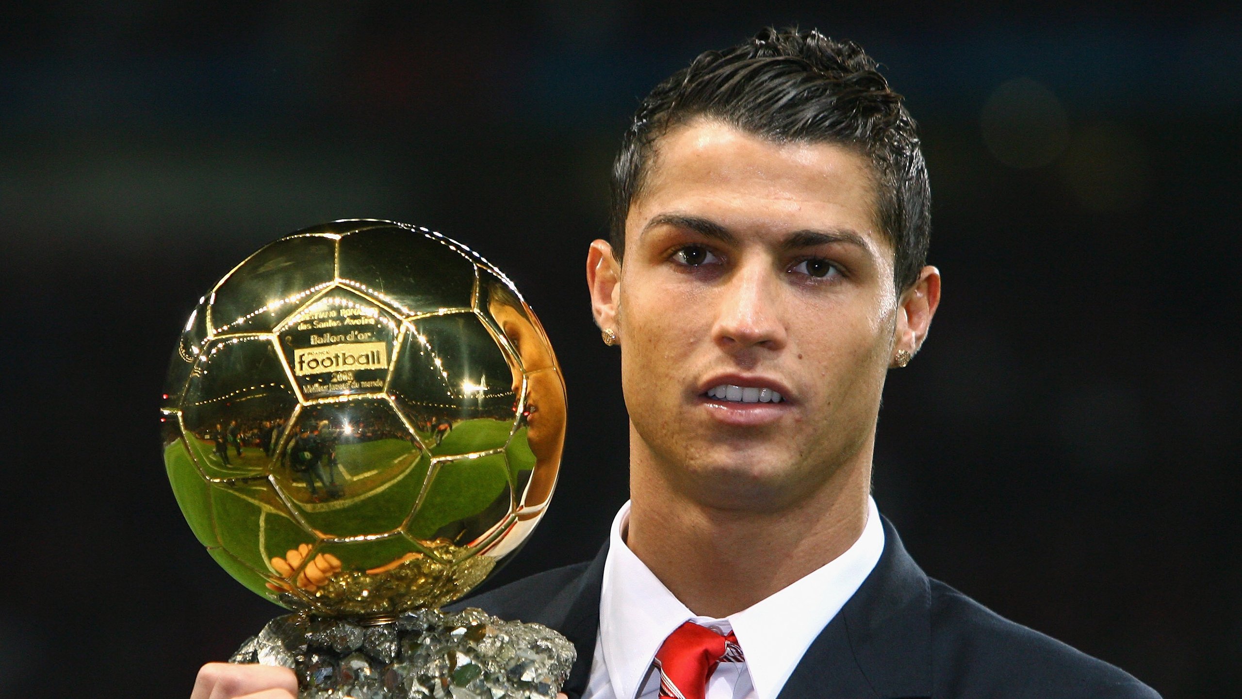 跨界征服，从马拉多纳球场到F1赛道，那不勒斯精神与苏亚雷斯的极限接管